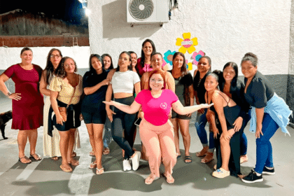 Execução educacional do Instituto Vida Plena com cursos profissionalizantes em comunidade de Rio Branco.