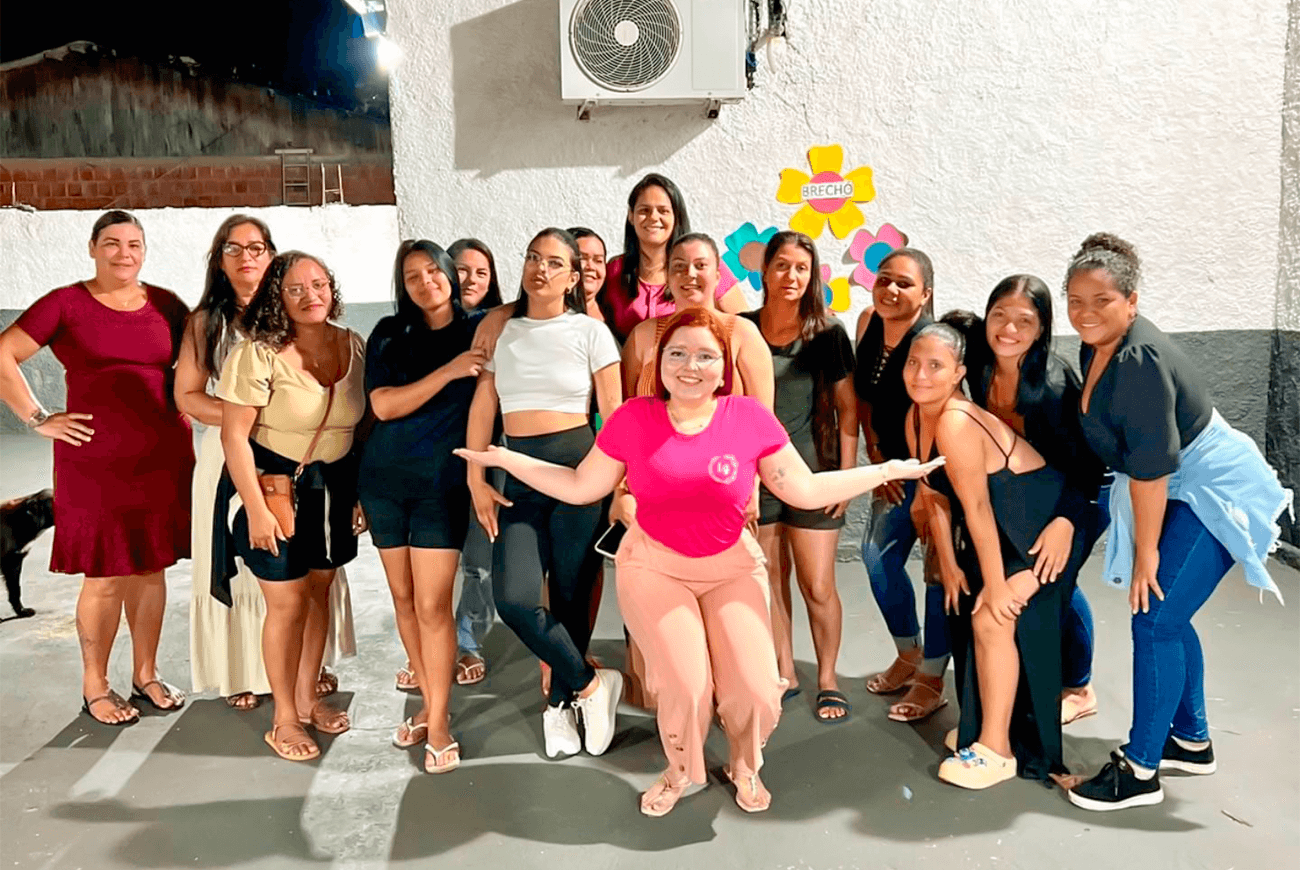 Execução educacional do Instituto Vida Plena com cursos profissionalizantes em comunidade de Rio Branco.